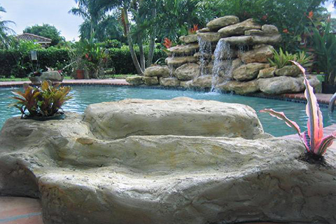 Backyard landscape design in Miami Beach for your pool